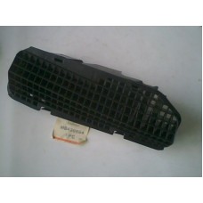 MB438684 MİTSUBİSHİ GALANT ÖN GÖĞÜS HAVALANDIRMA ÇERÇEVE 